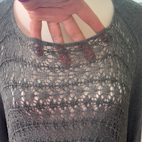 Hi/lo crochet knit sweater, Sz L - Picture 3 of 7